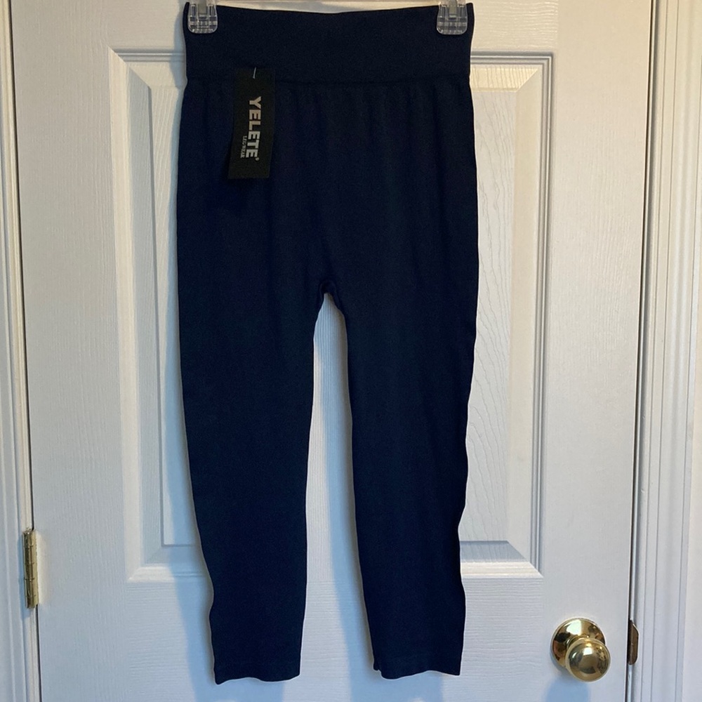 Yelete High-waisted Navy Blue Legging Capris (one size) NWT